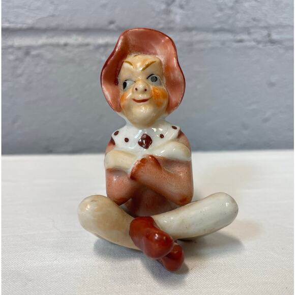 Vintage 1940s Pixie Elf Figurine Occupied Japan Brownie Seated Folded Arms - Picture 1 of 10